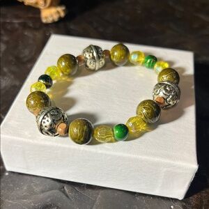 Elegant Green Beaded Bracelet. WA469